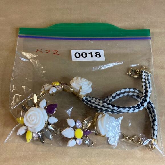 0018 J. Crew Burnished Roses Statement Necklace w/Harlequin-Style Cord EUC - Picture 7 of 7